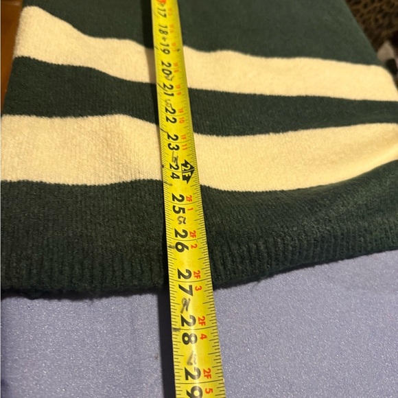 52 seven Green and Cream Crew Neck Sweater with Color Blocked Design - Picture 3 of 6